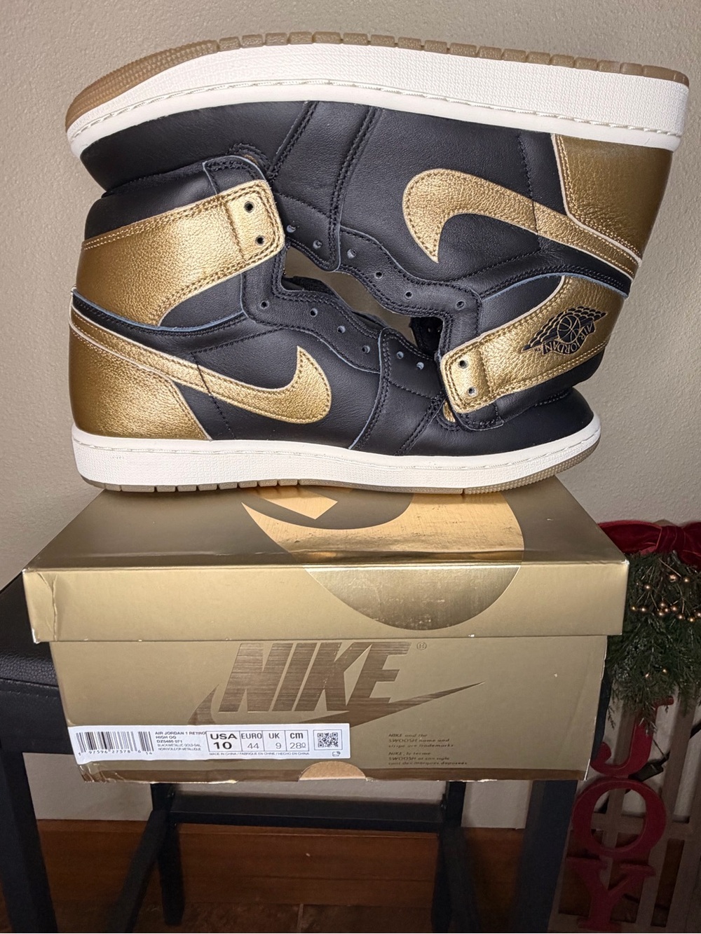 Jordan 1 Retro High OH in Black & Metallic Gold